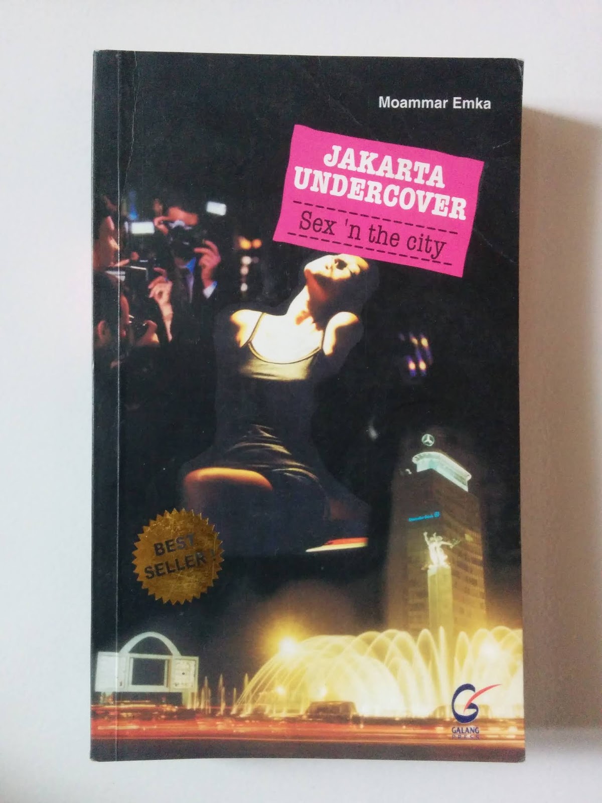 Cover Jakarta undercover :  sex n' the city / Moammar Emka ; pengantar, Dede Oetomo