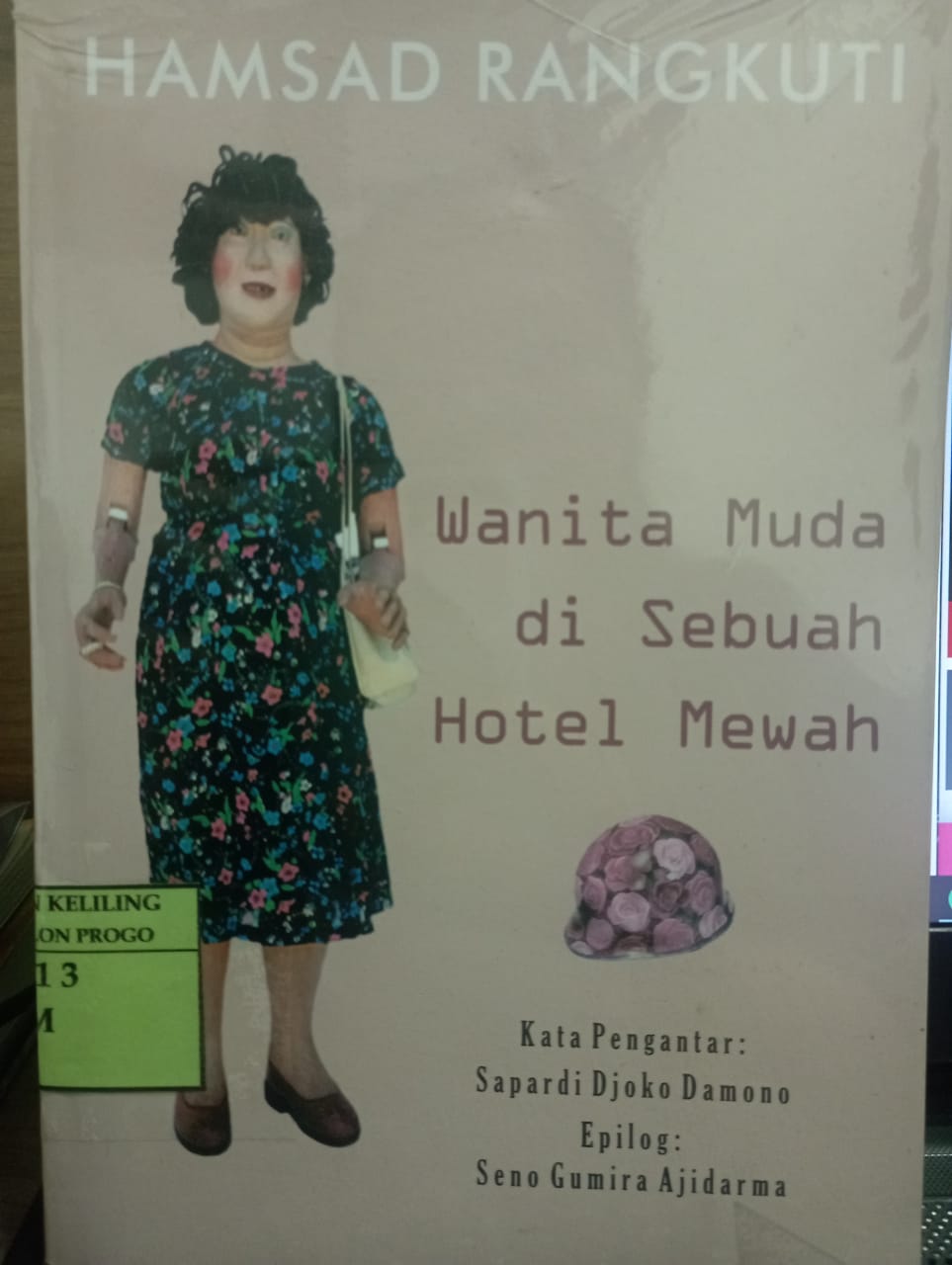 Cover Wanita Muda di Sebuah Hotel Mewah / Hamsad Rangkuti
