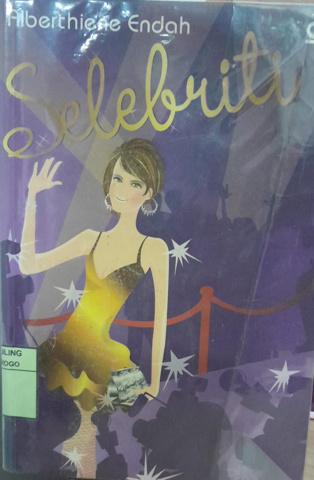 Cover Selebriti / Alberthiene Endah