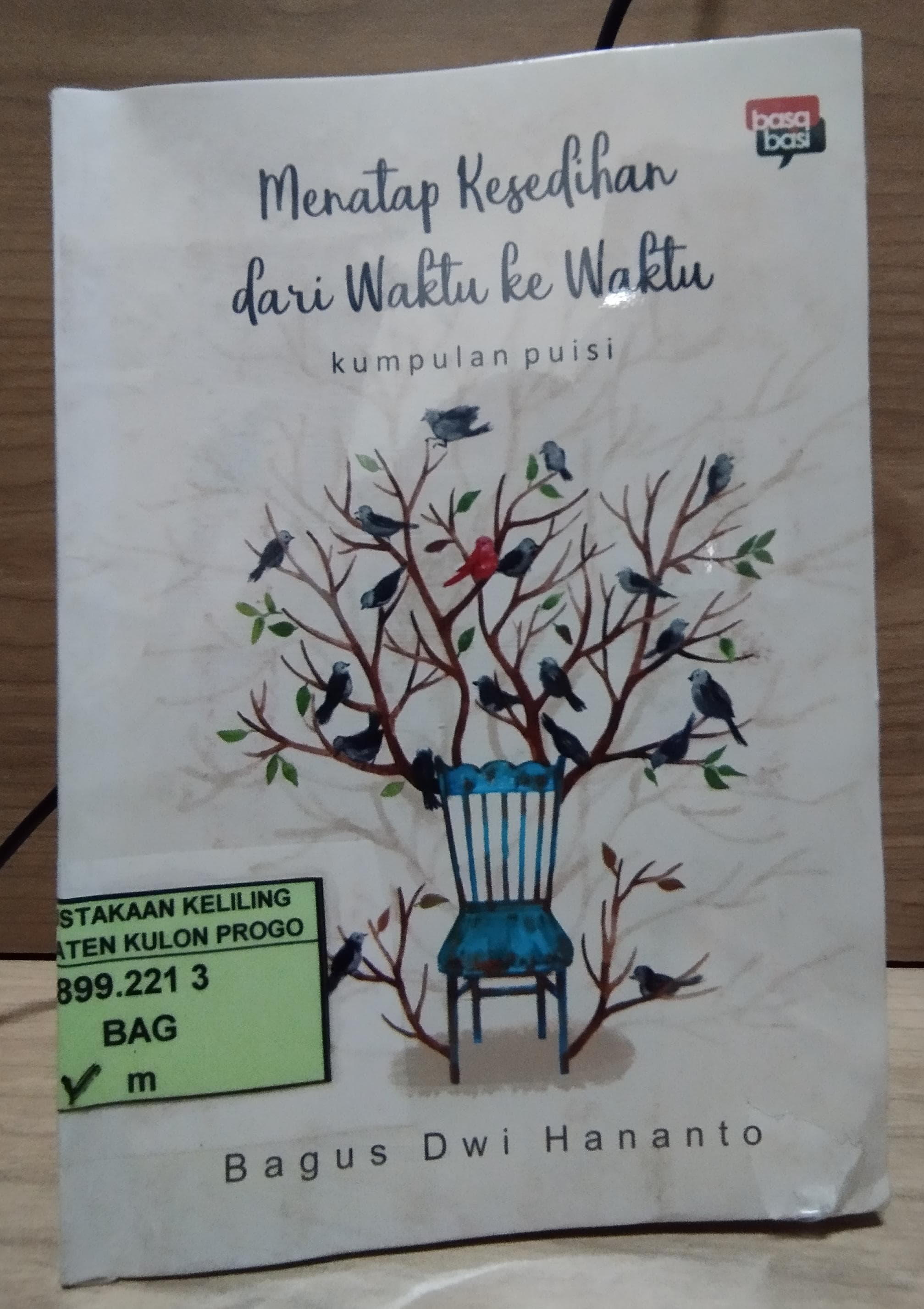 Cover Menatap Kesedihan dari Waktu ke Waktu / Bagus Dwi Hananto
