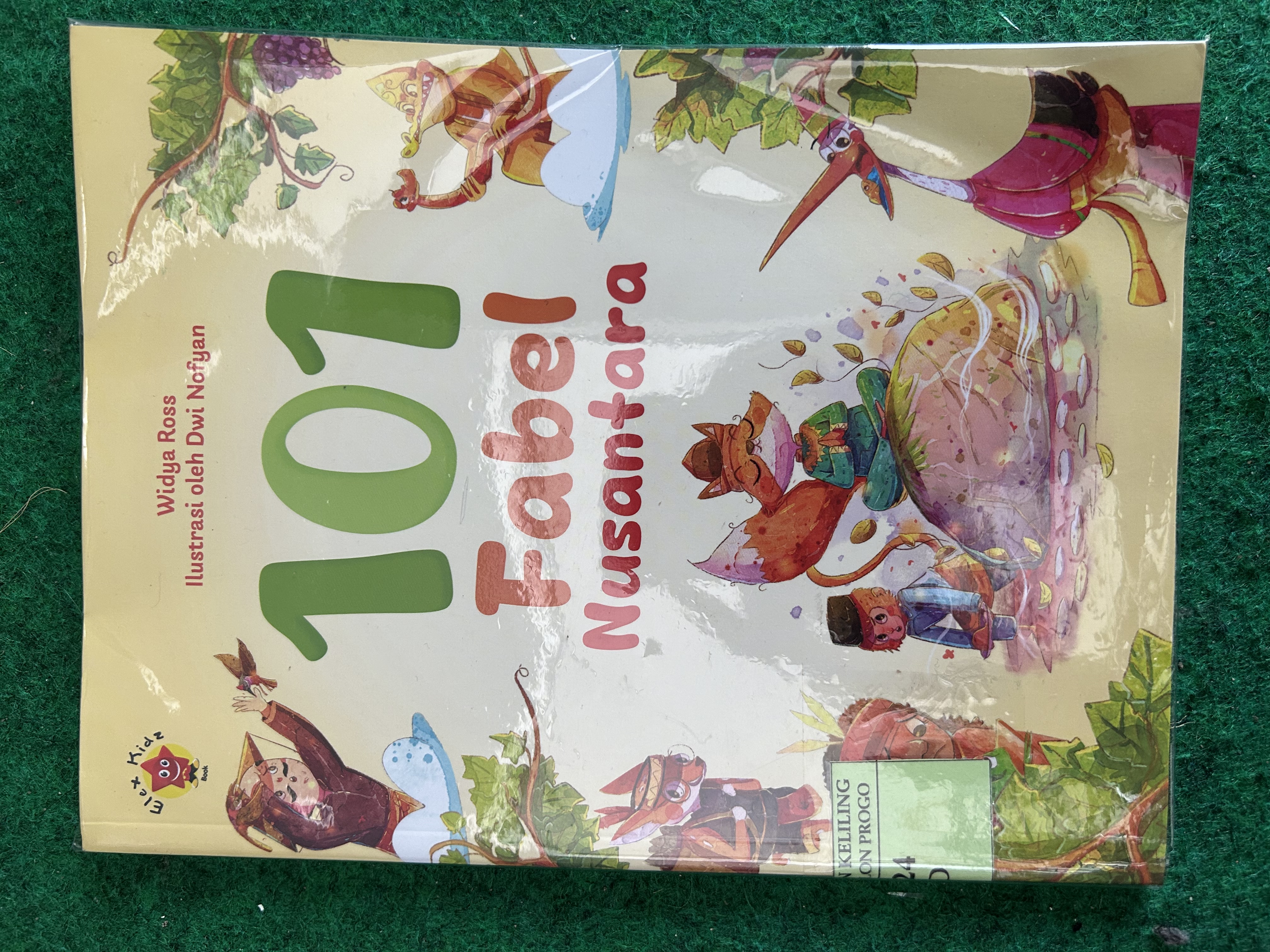 Cover 101 Fabel Nusantara / Widya Ross
