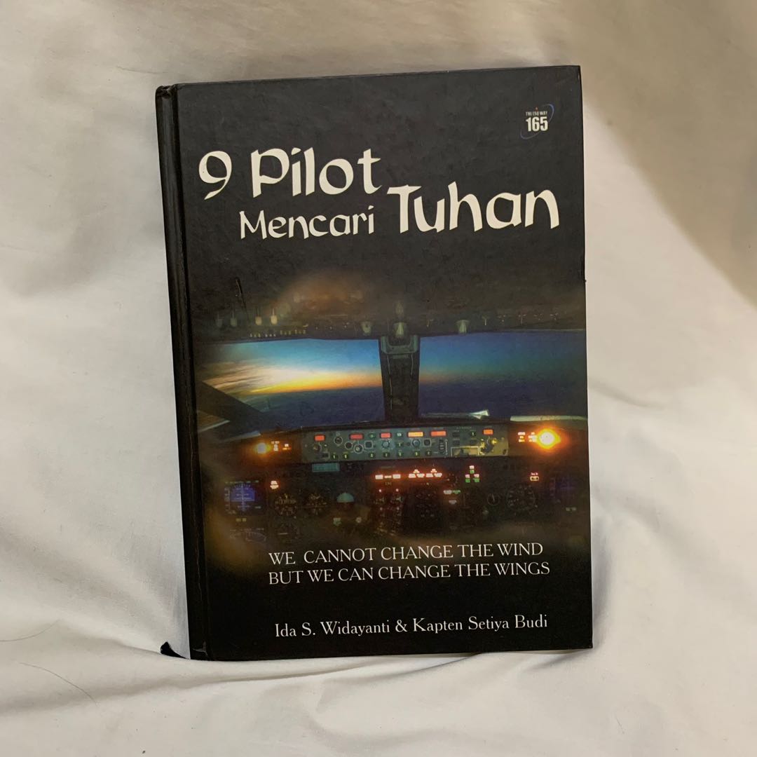 Cover 9 Pilot mencari tuhan / Ida S. Widayanti