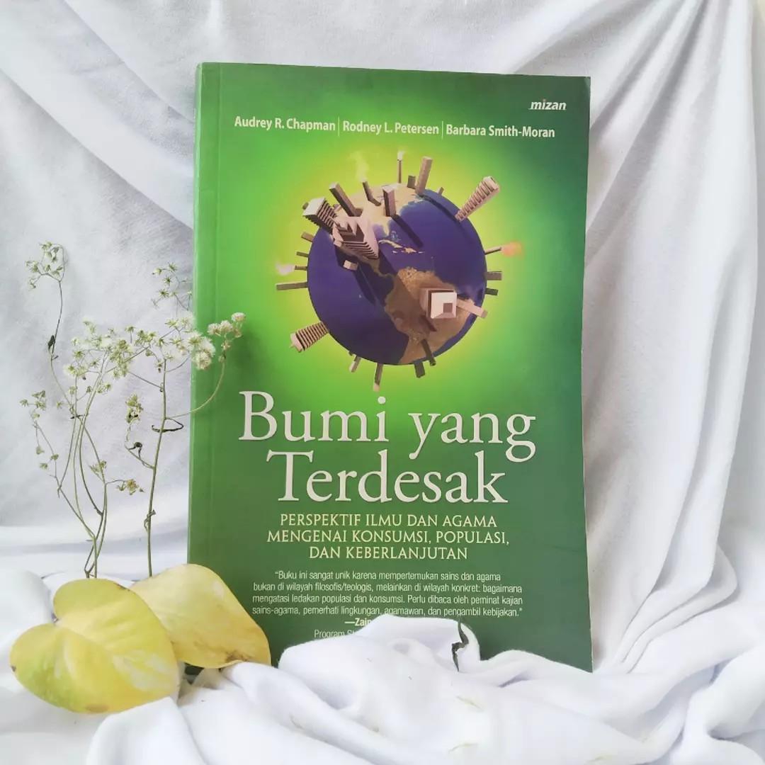 Cover Bumi yang terdesak / Penulis, Audrey R. Chapman
