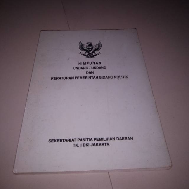 Cover Himpunan UU dan peraturan pemerintah bidang politik