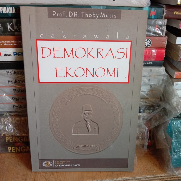 Cover Cakrawala demokrasi ekonomi / Penulis, Thoby Mutis